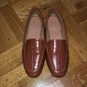 Brown faux leather loafers/flats